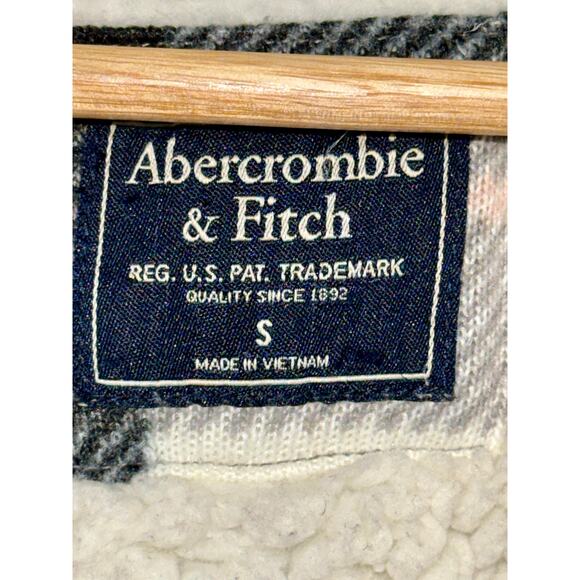 Abercrombie & Fitch Black Gray Plaid Fleece Sherpa Cardigan Jacket Coat Womens S - Picture 3 of 6